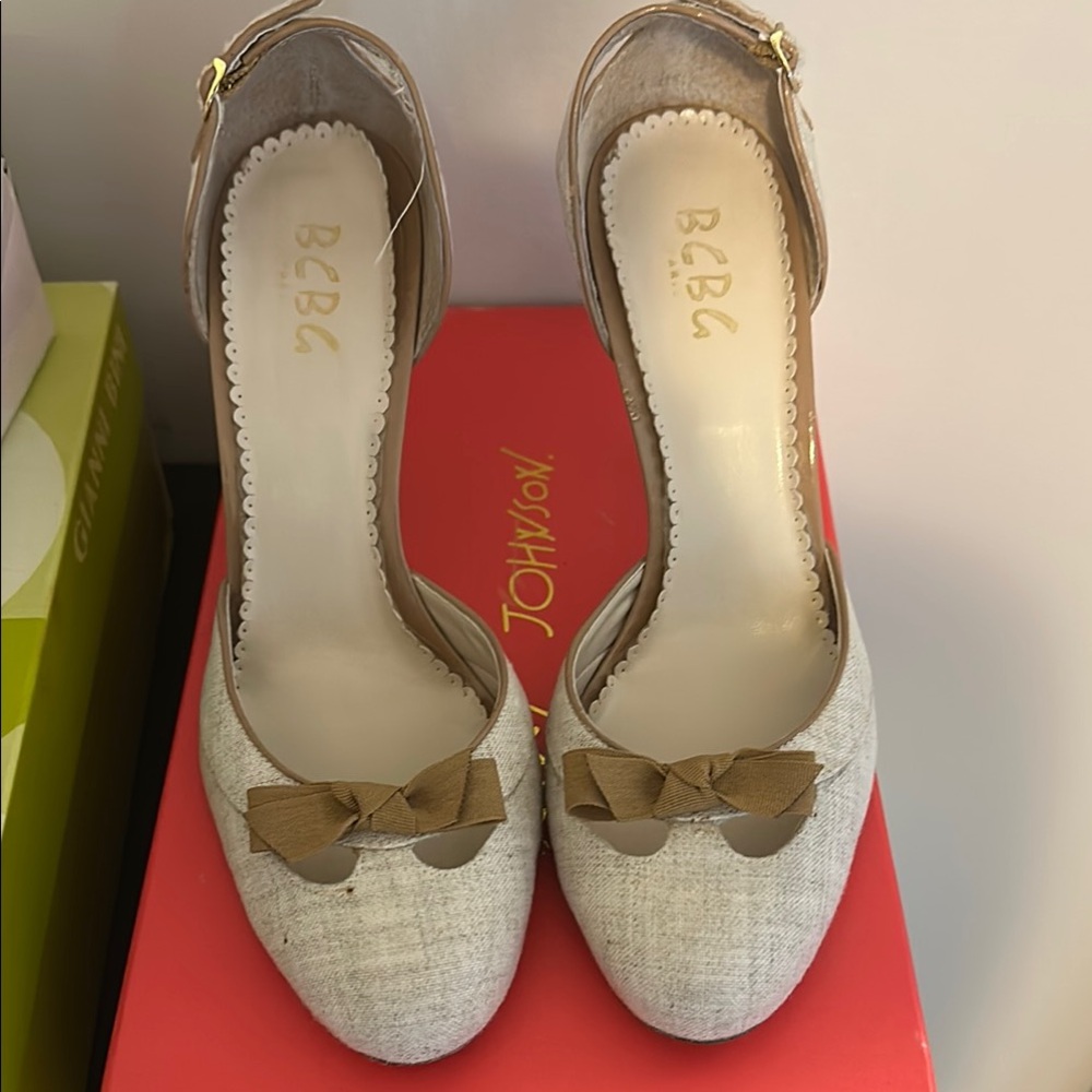 BCBG Cream and Brown Heels with Elegant Design